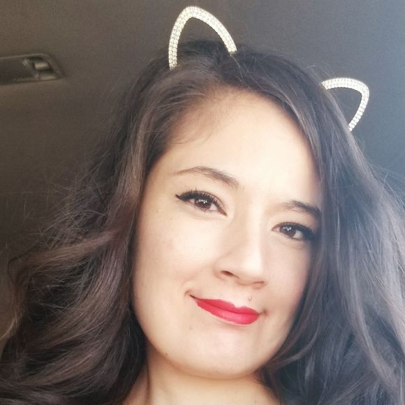 Meet your Posher, Emilia - Picture 1 of 1